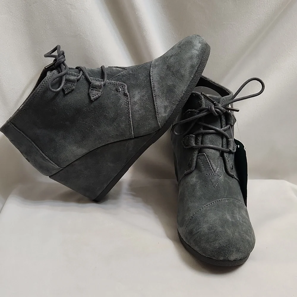 TOMS Kala Forged Iron Grey Suede Wedged Lace-up Ankle Boots Booties (w size 11)